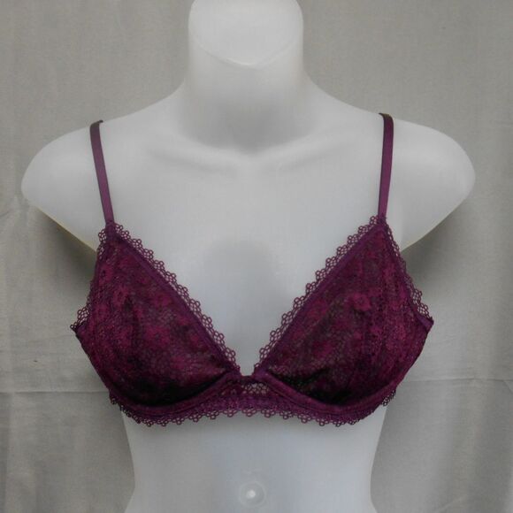 Victoria’s Secret Bra Medium Bralette NWOT - Picture 1 of 3